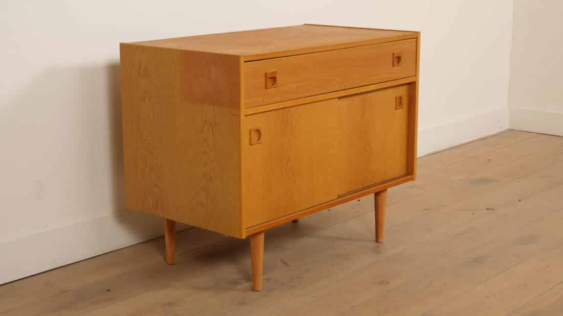 Vintage Dressoir Eiken 89 Cm Schuifdeuren Vintage Dressoir Eiken 89 Cm Schuifdeuren