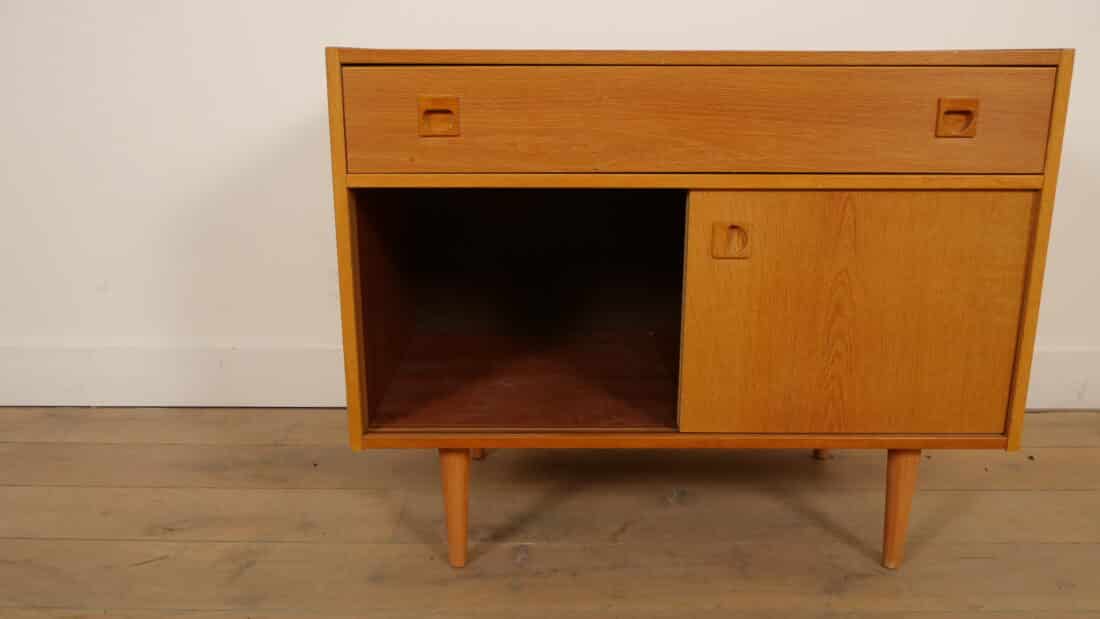 Vintage Dressoir Eiken 89 Cm Schuifdeuren Vintage Dressoir Eiken 89 Cm Schuifdeuren