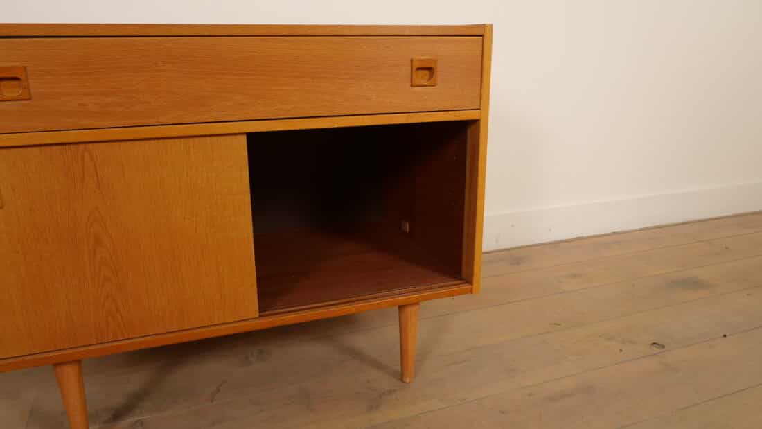 Vintage Dressoir Eiken 89 Cm Schuifdeuren Vintage Dressoir Eiken 89 Cm Schuifdeuren