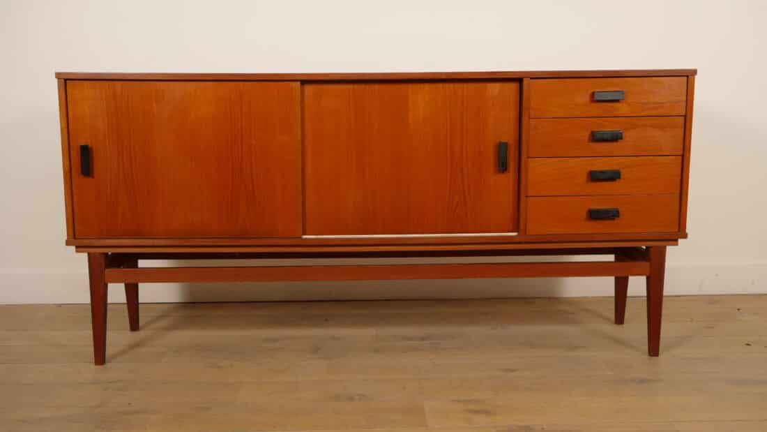 Vintage Dressoir Teak 190 Cm Zwarte Details Vintage Dressoir Teak 190 Cm Zwarte Details