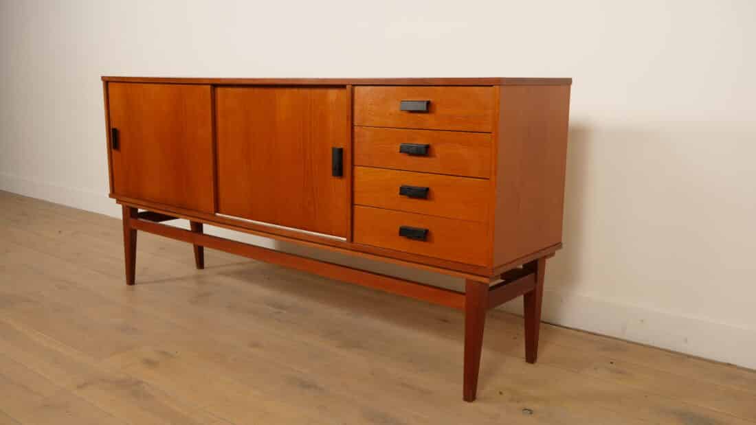 Vintage Dressoir Teak 190 Cm Zwarte Details Vintage Dressoir Teak 190 Cm Zwarte Details