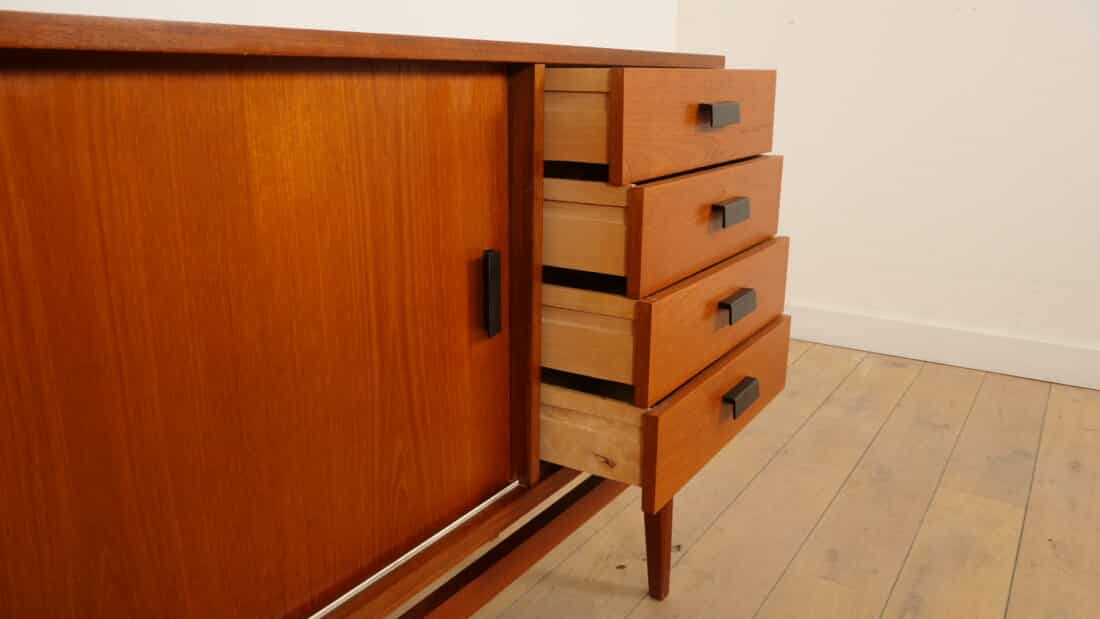 Vintage Dressoir Teak 190 Cm Zwarte Details Vintage Dressoir Teak 190 Cm Zwarte Details
