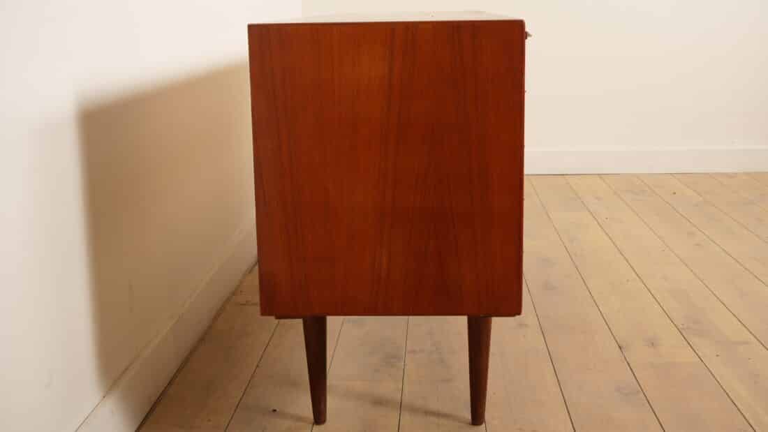 Vintage Deens Dressoir Schuifdeuren Scandinavisch Design 200 Cm Vintage Deens Dressoir Schuifdeuren Scandinavisch Design 200 Cm