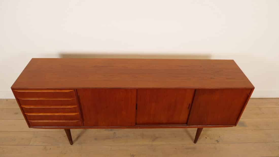 Vintage Deens Dressoir Schuifdeuren Scandinavisch Design 200 Cm Vintage Deens Dressoir Schuifdeuren Scandinavisch Design 200 Cm