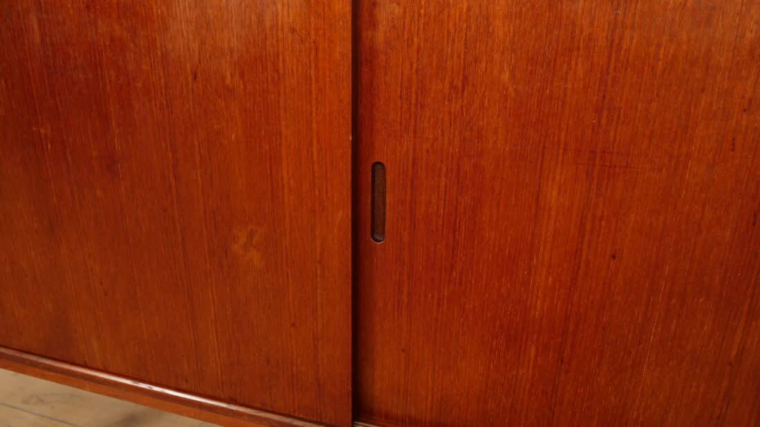 Vintage Deens Dressoir Schuifdeuren Scandinavisch Design 200 Cm Vintage Deens Dressoir Schuifdeuren Scandinavisch Design 200 Cm