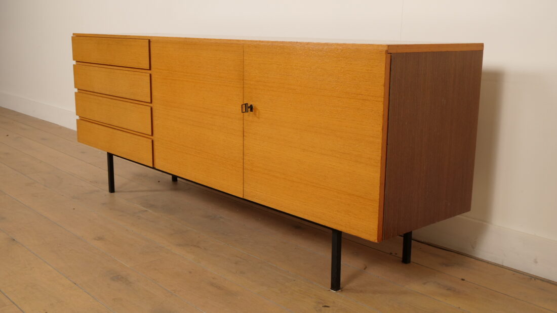 Trp Post Container Data Trp Post Id 27754 Vintage Dressoir Mid Century Modern Zwarte Details 177 Cm Trp Post Container