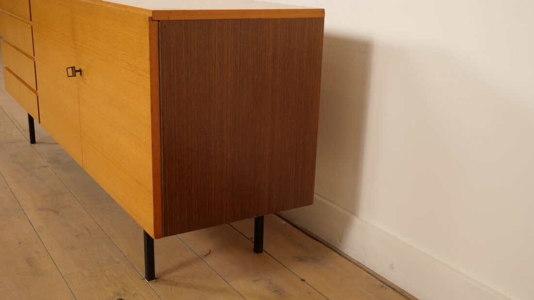Trp Post Container Data Trp Post Id 27754 Vintage Dressoir Mid Century Modern Zwarte Details 177 Cm Trp Post Container