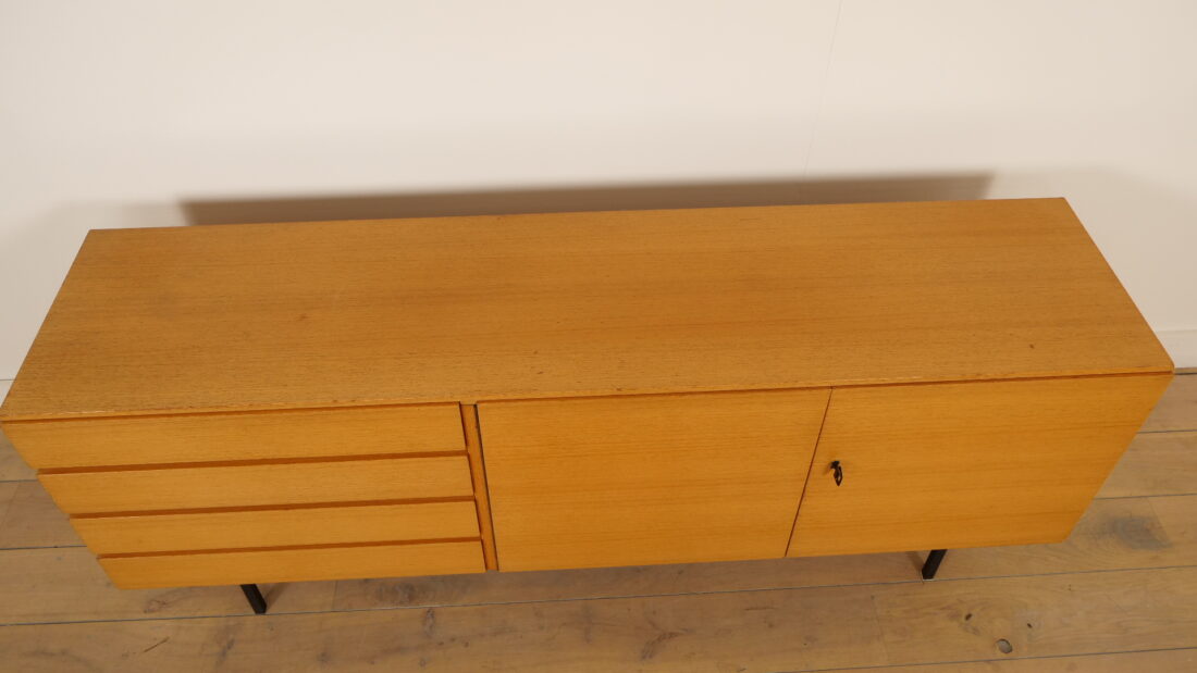 Trp Post Container Data Trp Post Id 27754 Vintage Dressoir Mid Century Modern Zwarte Details 177 Cm Trp Post Container