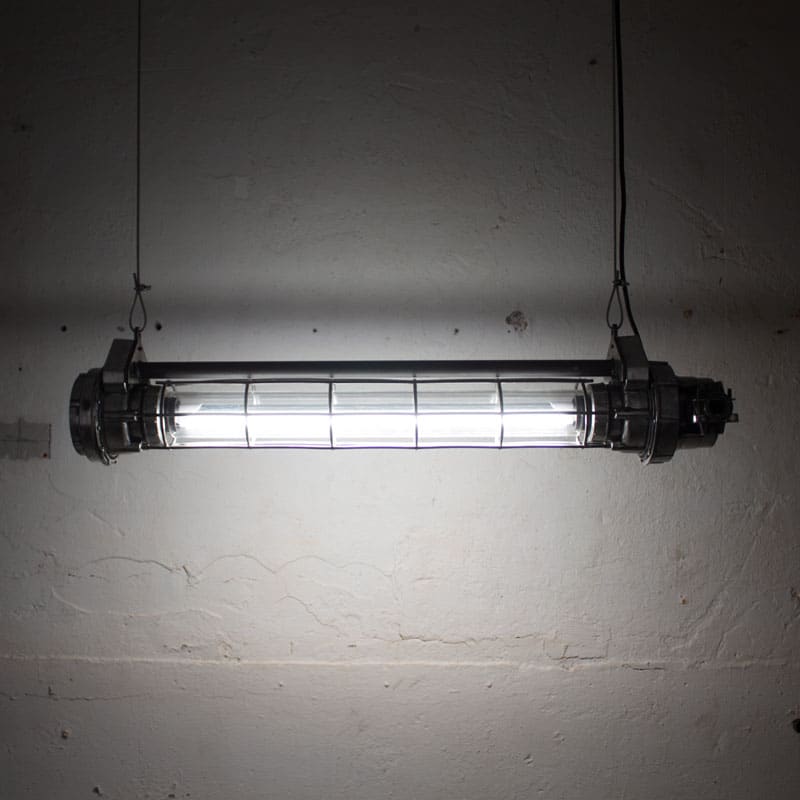 Industriele Tube Lamp Cccp Geborsteld