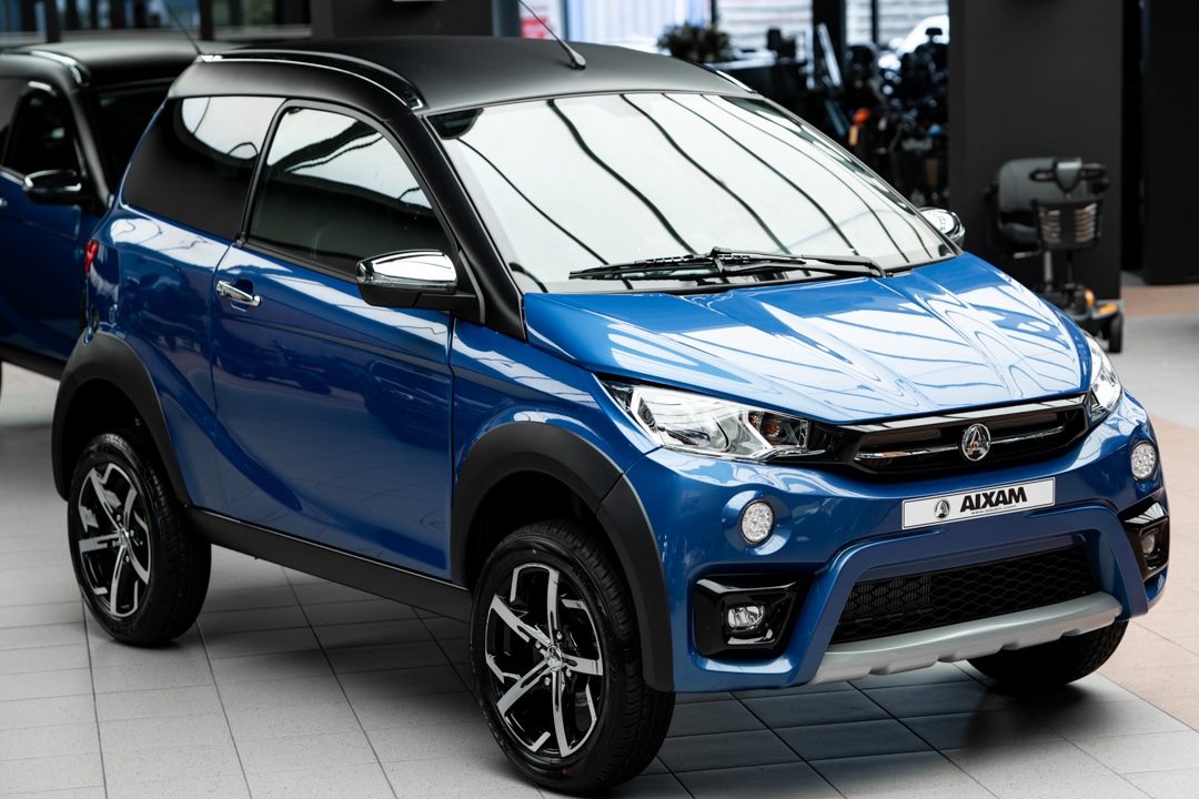 Aixam Crossover Premium Emotion 2023 Brommobiel Nieuw Saffierblauw Metallic