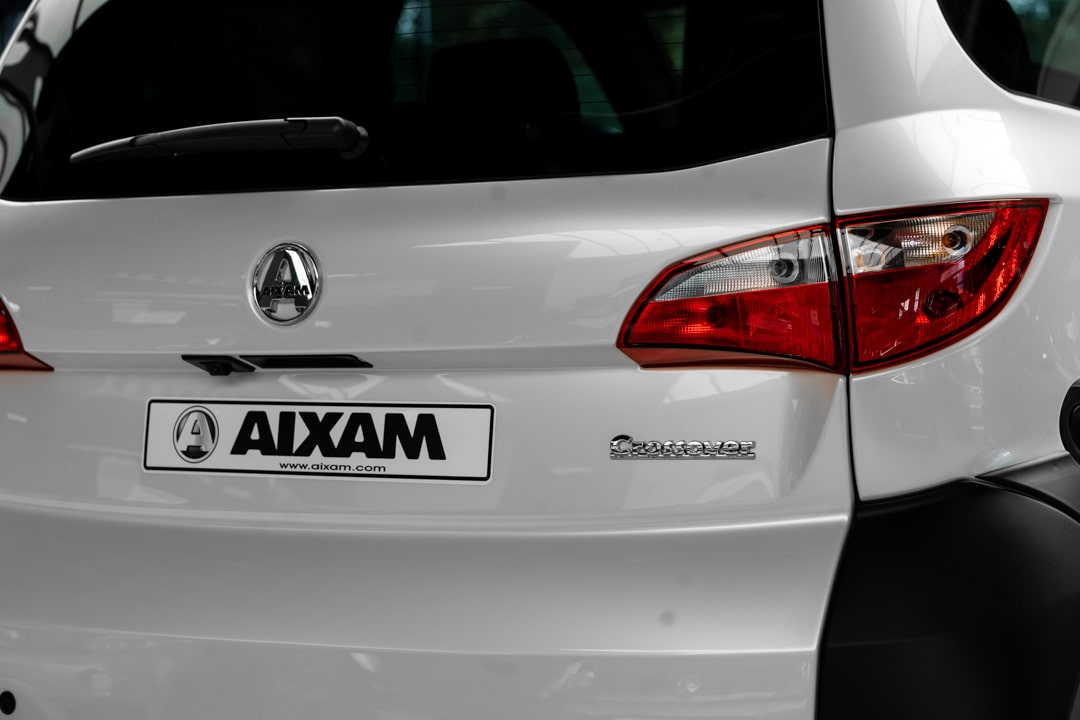 Aixam Crossover Premium Emotion 2023 Brommobiel Nieuw Parelmoerwit Metallic