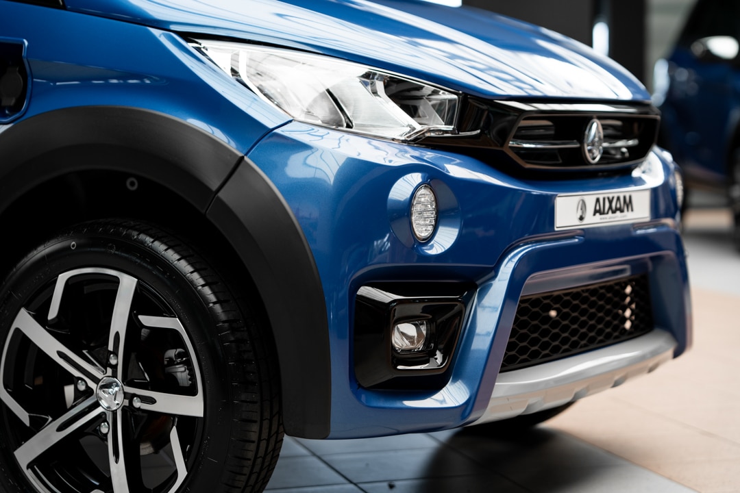 Aixam Ecrossover Premium 48v 2023 Emotion Webasto Kachel Brommobiel Nieuw Saffierblauw Metallic