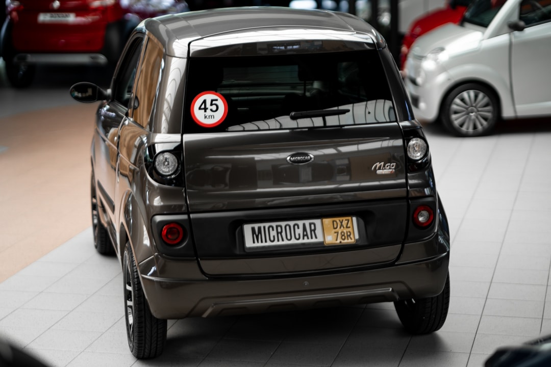 Aixam Crossover Premium Emotion 2020 Brommobiel Occasion Saffierblauw Metallic