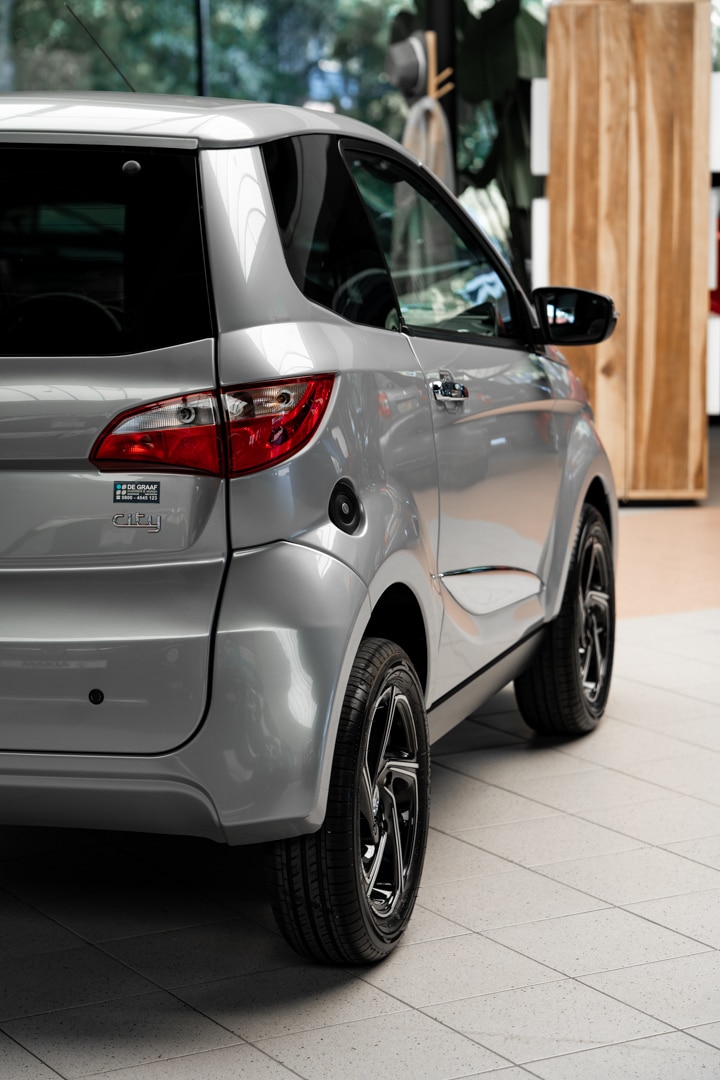 Aixam City Premium Emotion 2021 Brommobiel Occasion Zilver Metallic