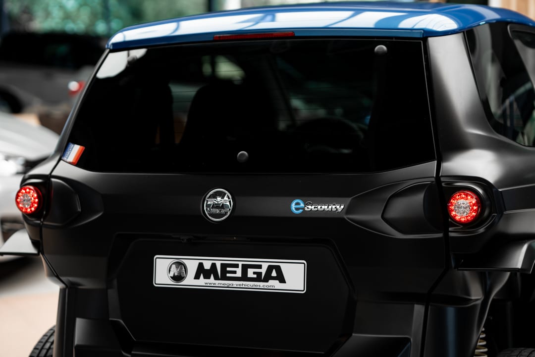 Aixam Mega Escouty 2023 100 Elektrische Citycar Brommobiel Nieuw Blauw Metallic