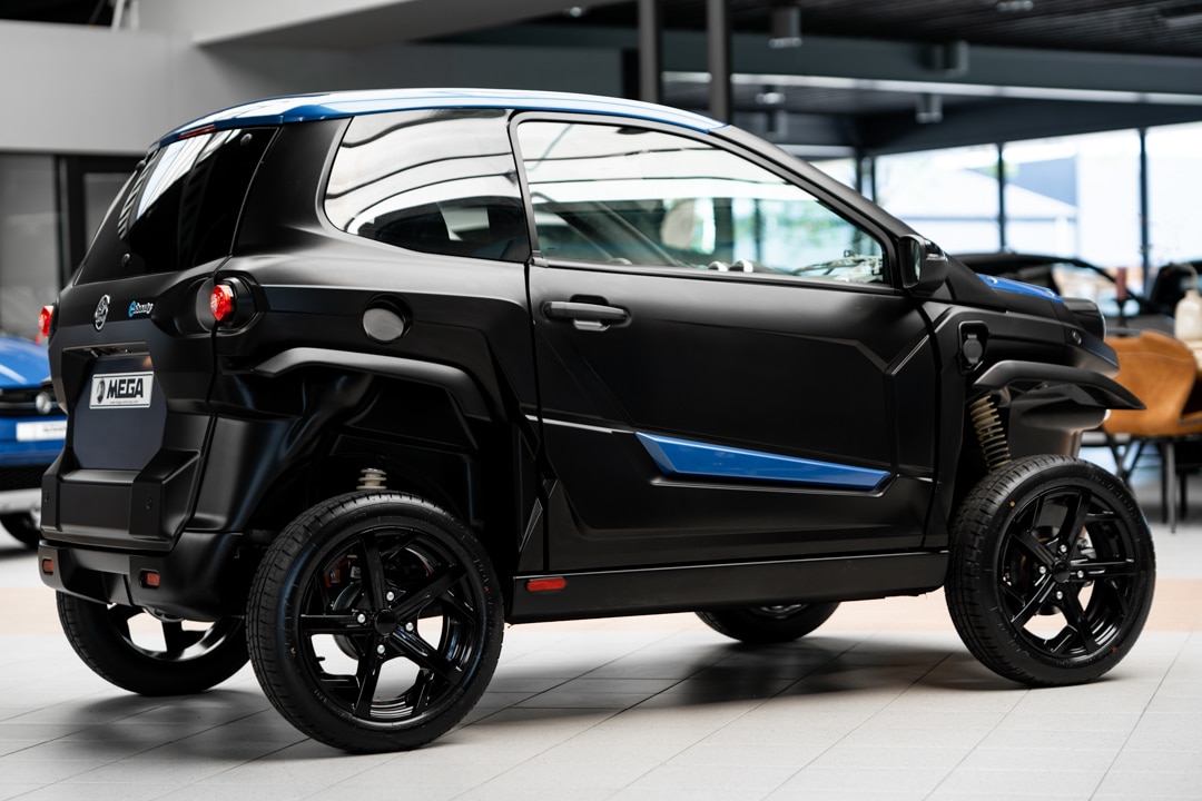 Aixam Mega Escouty 2023 100 Elektrische Citycar Brommobiel Nieuw Blauw Metallic