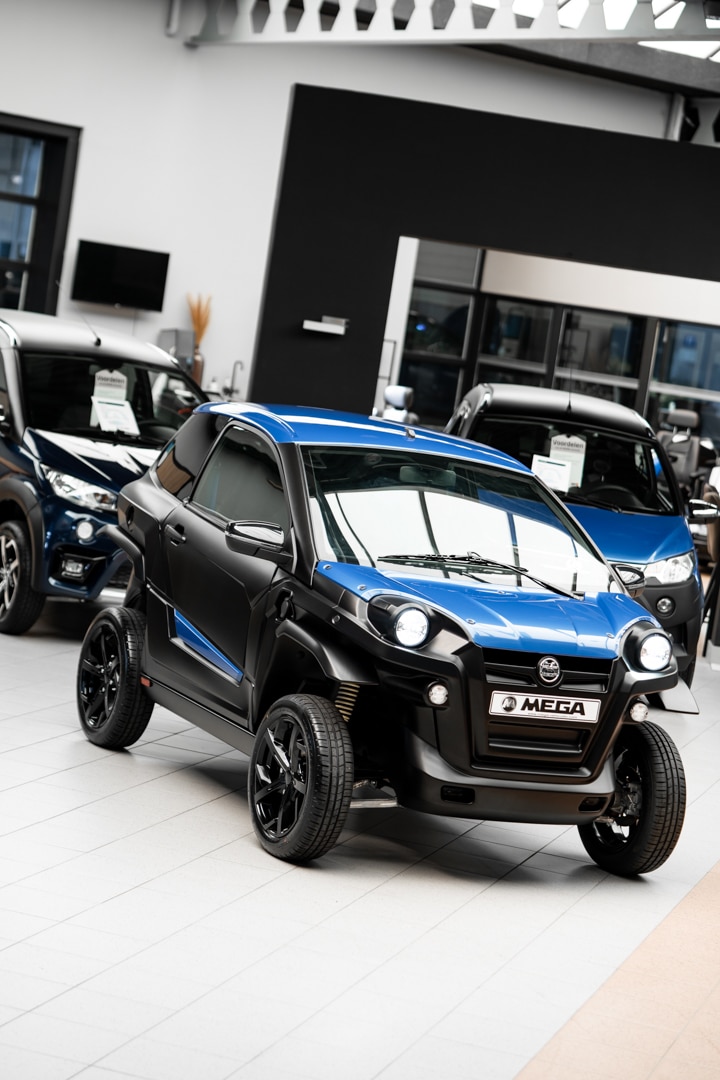 Aixam Mega Escouty 2023 100 Elektrische Citycar Brommobiel Nieuw Blauw Metallic