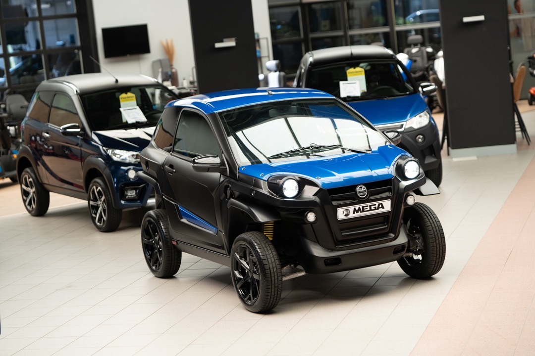 Aixam Mega Escouty 2023 100 Elektrische Citycar Brommobiel Nieuw Blauw Metallic