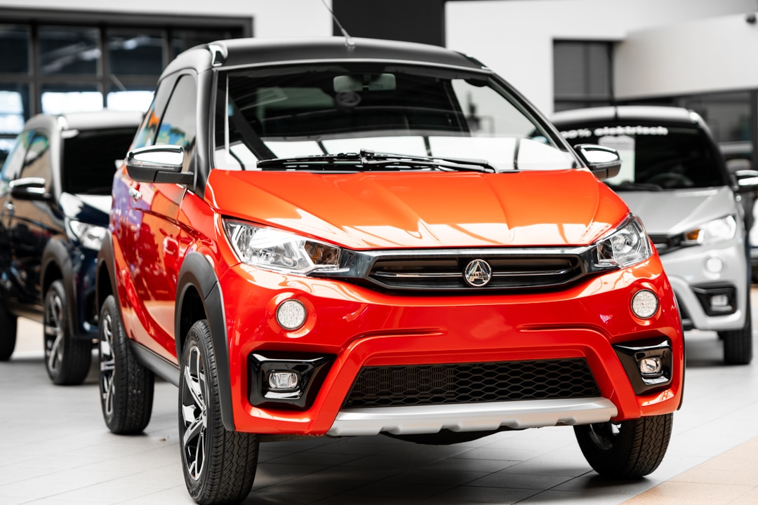 Aixam Crossover Premium Emotion 2021 Brommobiel Occasion Parelmoer Rood