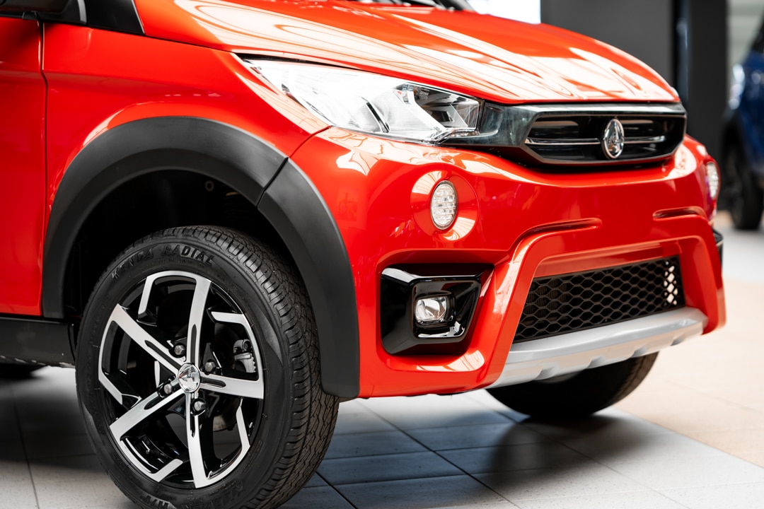 Aixam Crossover Premium Emotion 2021 Brommobiel Occasion Parelmoer Rood