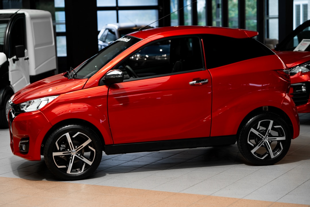 Aixam Ecoupe Premium 2022 Brommobiel Occasion Parelmoer Rood 100 Elektrisch