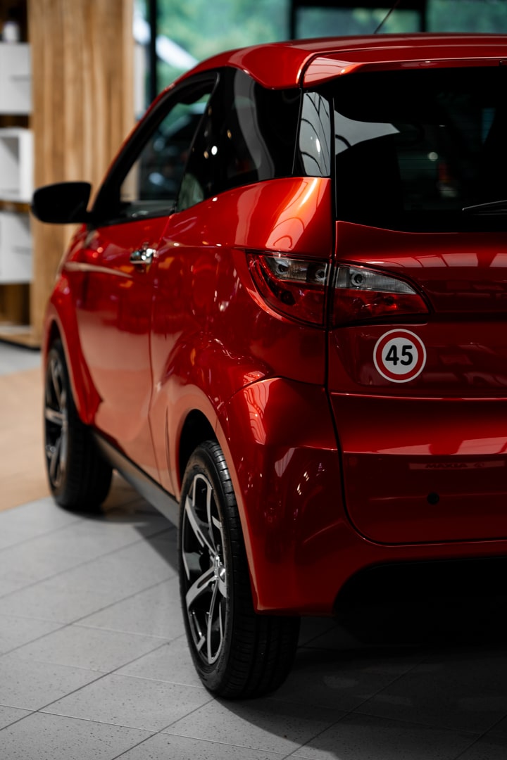 Aixam Ecoupe Premium 2022 Brommobiel Occasion Parelmoer Rood 100 Elektrisch