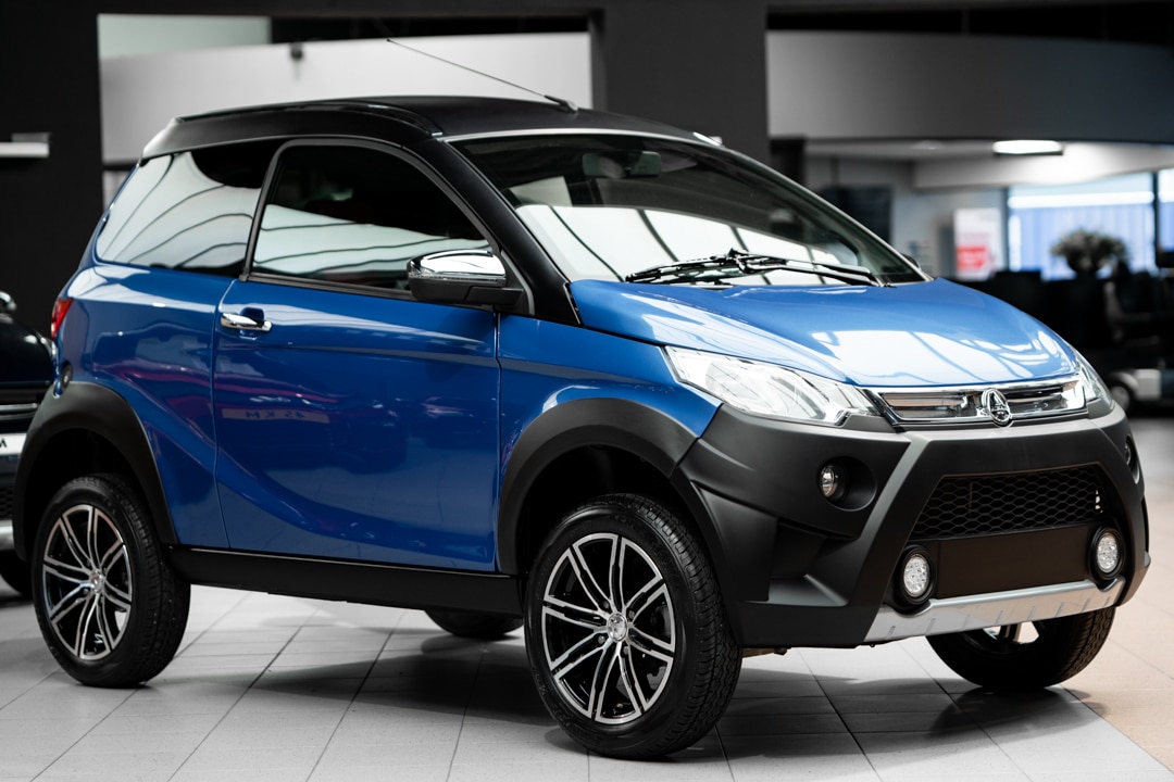 Aixam Crossover Premium Sensation 2019 Brommobiel Occasion Saffierblauw Metallic