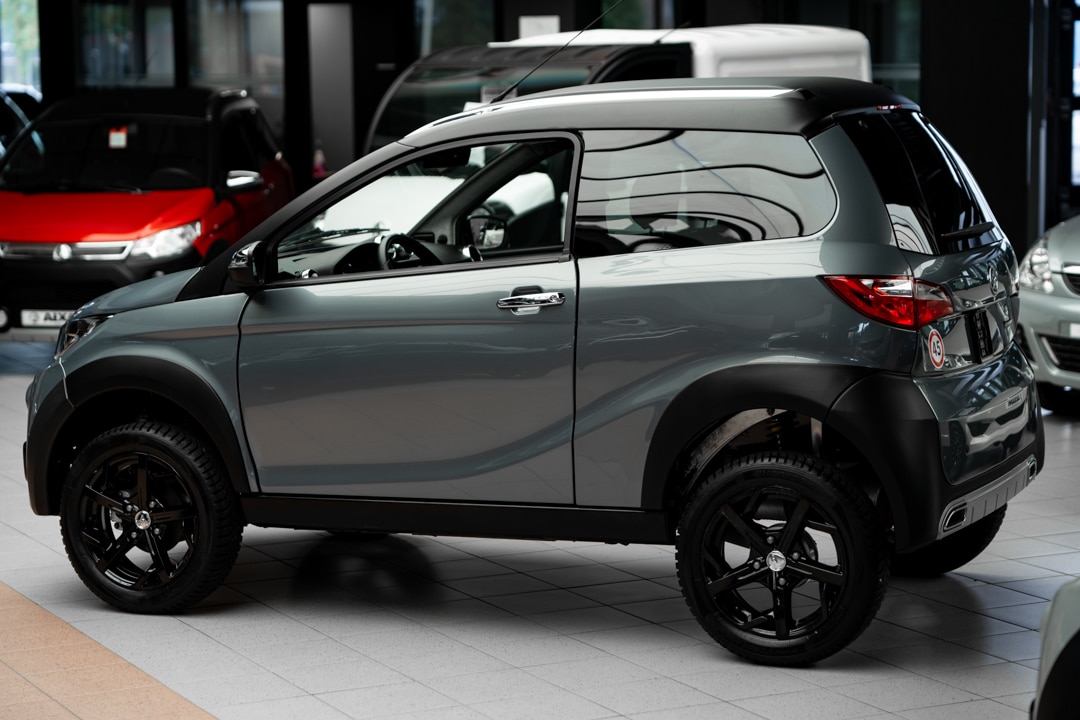 Aixam Crossover Premium Emotion 2021 Brommobiel Occasion Titaniumgrijs Metallic