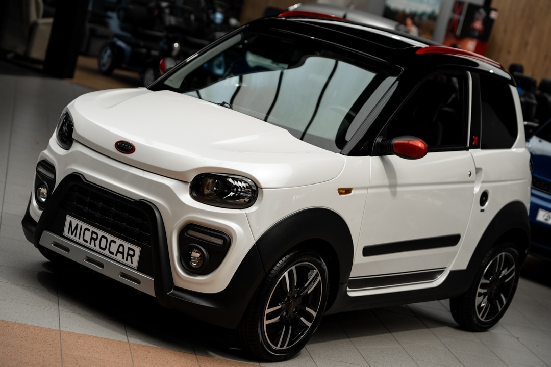 Microcar M Go 6 X Dci 2020 Brommobiel Occasion Parelmoerwit Metallic 1ste Eigenaar