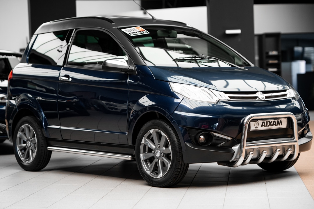 Aixam Crossover Premium 2014 Brommobiel Occasion Marineblauw Metallic Airco