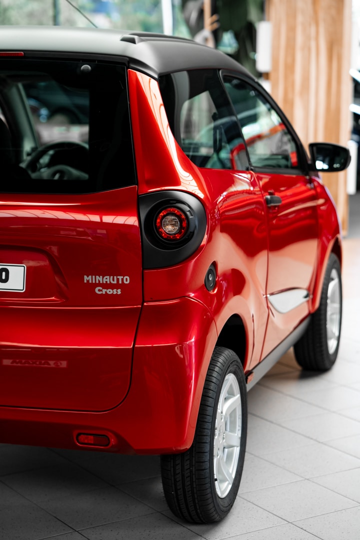 Aixam Minauto Cross 2023 Brommobiel Nieuw Parelmoer Rood