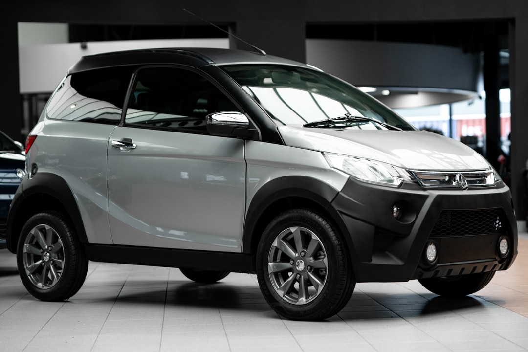 Aixam Crossline Premium Sensation 2017 Brommobiel Occasion Zilvergrijs Metallic