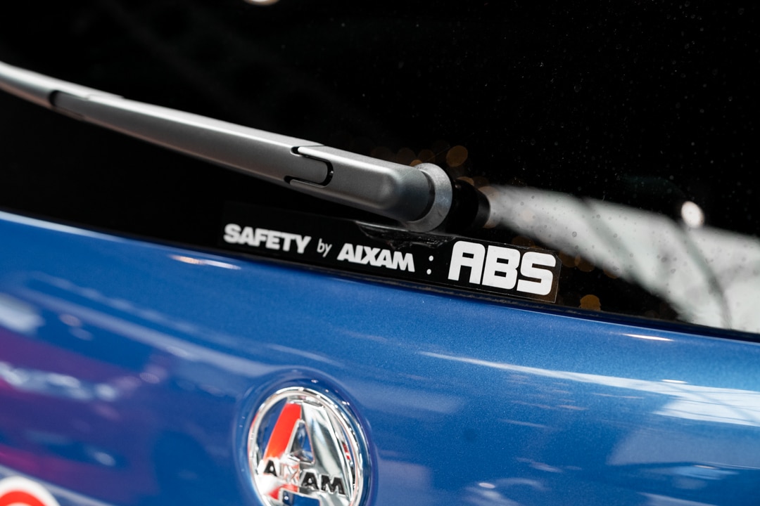 Aixam Crossover Premium Emotion 2021 Brommobiel Occasion Saffierblauw Metallic