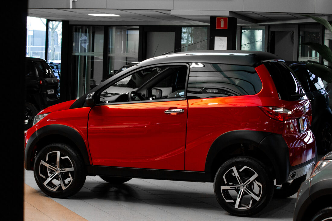 Aixam Crossover Premium Emotion 2021 Brommobiel Occasion Parelmoerrood Metallic