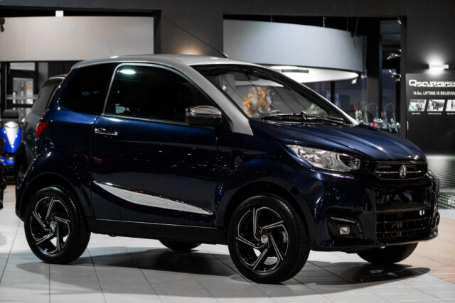 Aixam E City Premium Emotion 2020 Brommobiel Occasion Marineblauw Metallic 100 Elektrisch