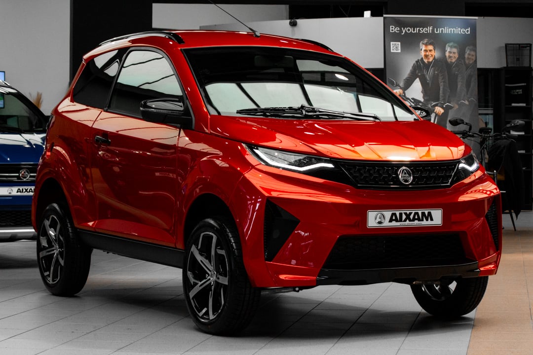 Aixam Crossover Premium Ambition E5 2025 Brommobiel Parelmoerrood Metallic