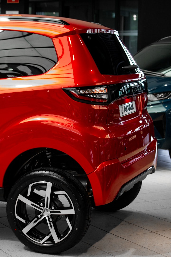 Aixam Crossover Premium Ambition E5 2025 Brommobiel Parelmoerrood Metallic