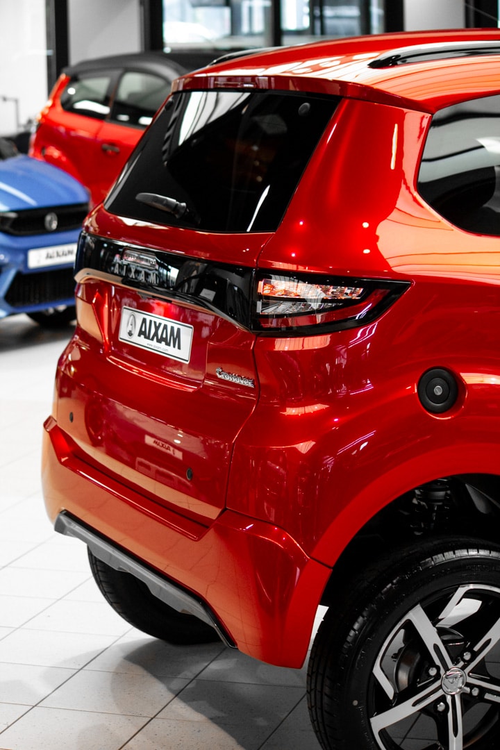 Aixam Crossover Premium Ambition E5 2025 Brommobiel Parelmoerrood Metallic