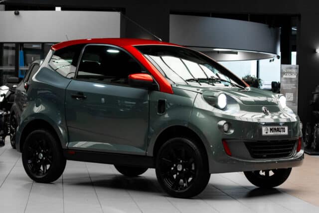 Aixam E Minauto Chic 2025 Brommobiel Elektrisch Nieuw Titianium Dak Rood