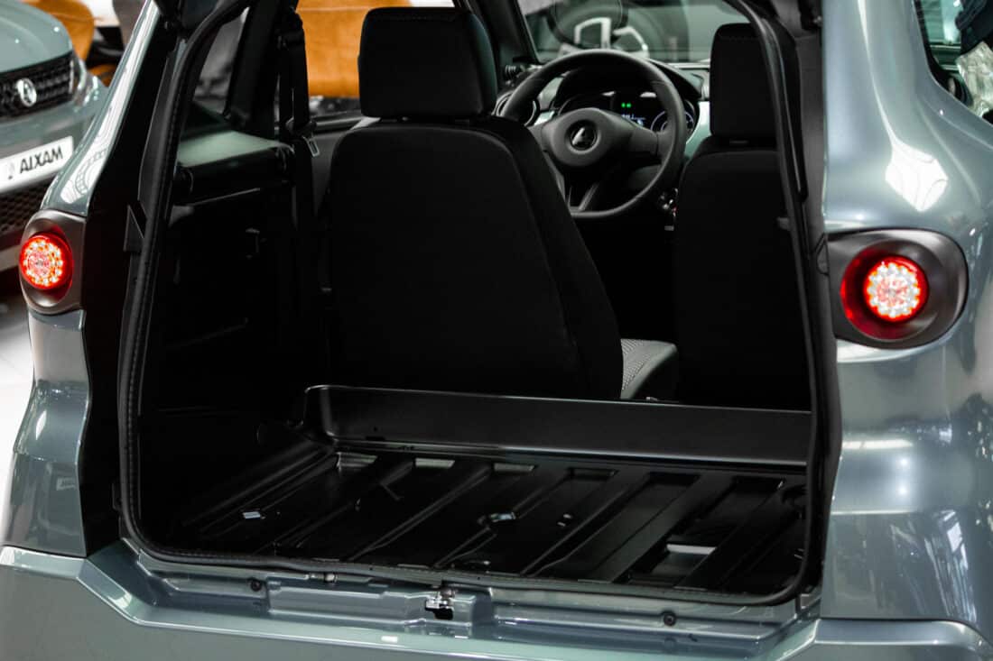 Aixam E Minauto Chic 2025 Brommobiel Elektrisch Nieuw Titianium Dak Rood