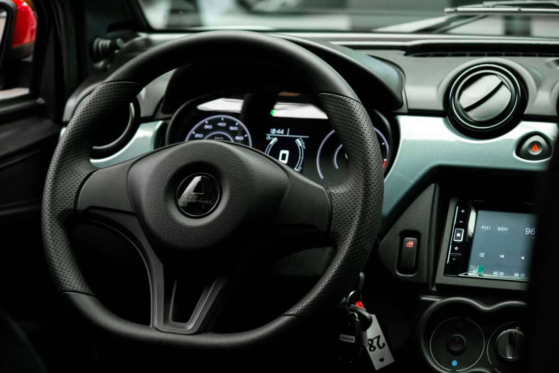 Aixam E Minauto Chic 2025 Brommobiel Elektrisch Nieuw Titianium Dak Rood
