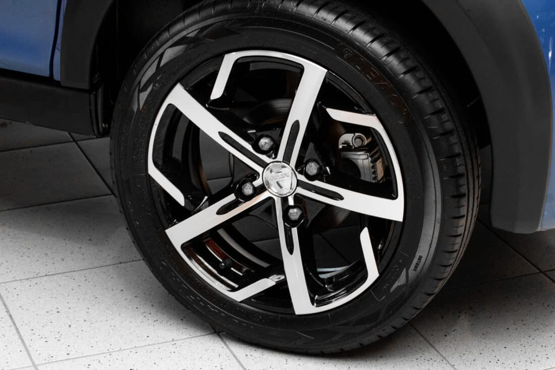 Aixam Crossover Premium Emotion 2022 Brommobiel Occasion Saffierblauw Metallic