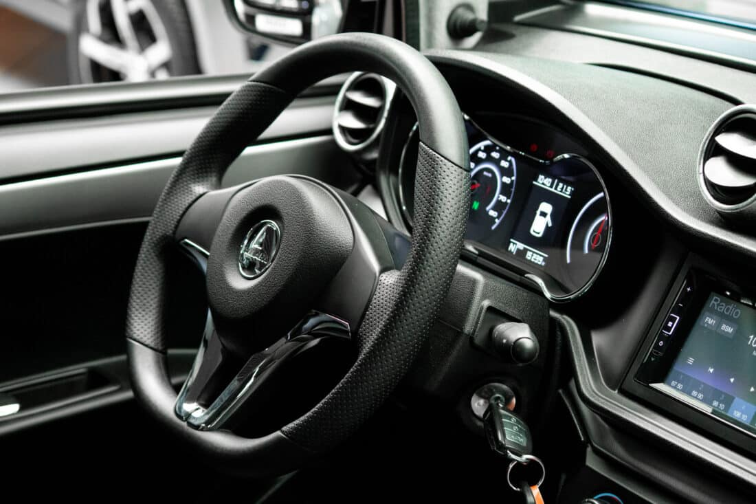 Aixam Crossover Premium Emotion 2022 Brommobiel Occasion Saffierblauw Metallic