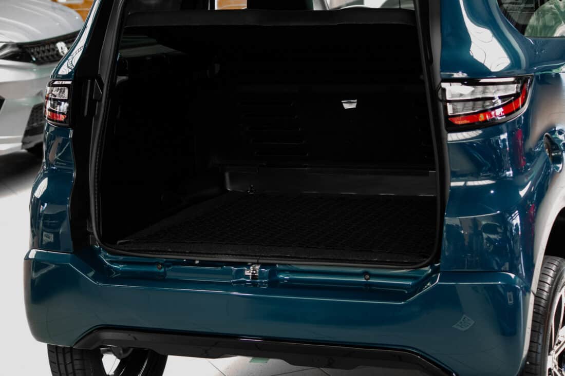 Aixam Crossover Premium Ambition 12 2024 Brommobiel Occasion Mallardblauw Metallic