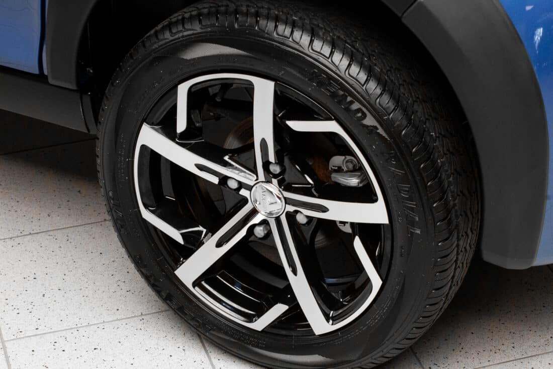 Aixam Crossover Premium Emotion 2023 Brommobiel Occasion Saffierblauw Metallic