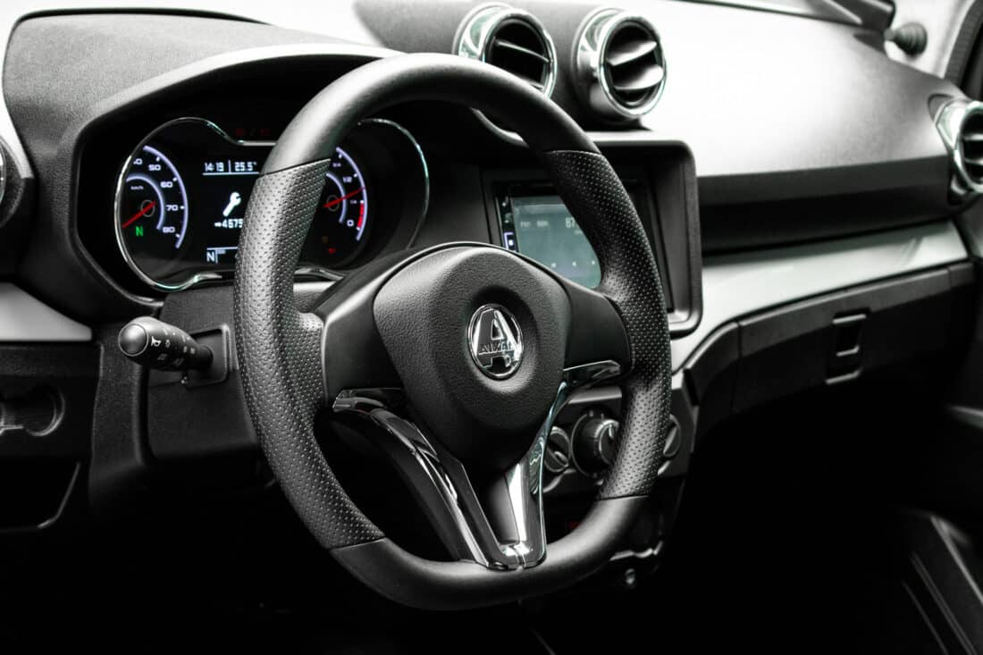 Aixam Crossover Premium Emotion 2023 Brommobiel Occasion Saffierblauw Metallic
