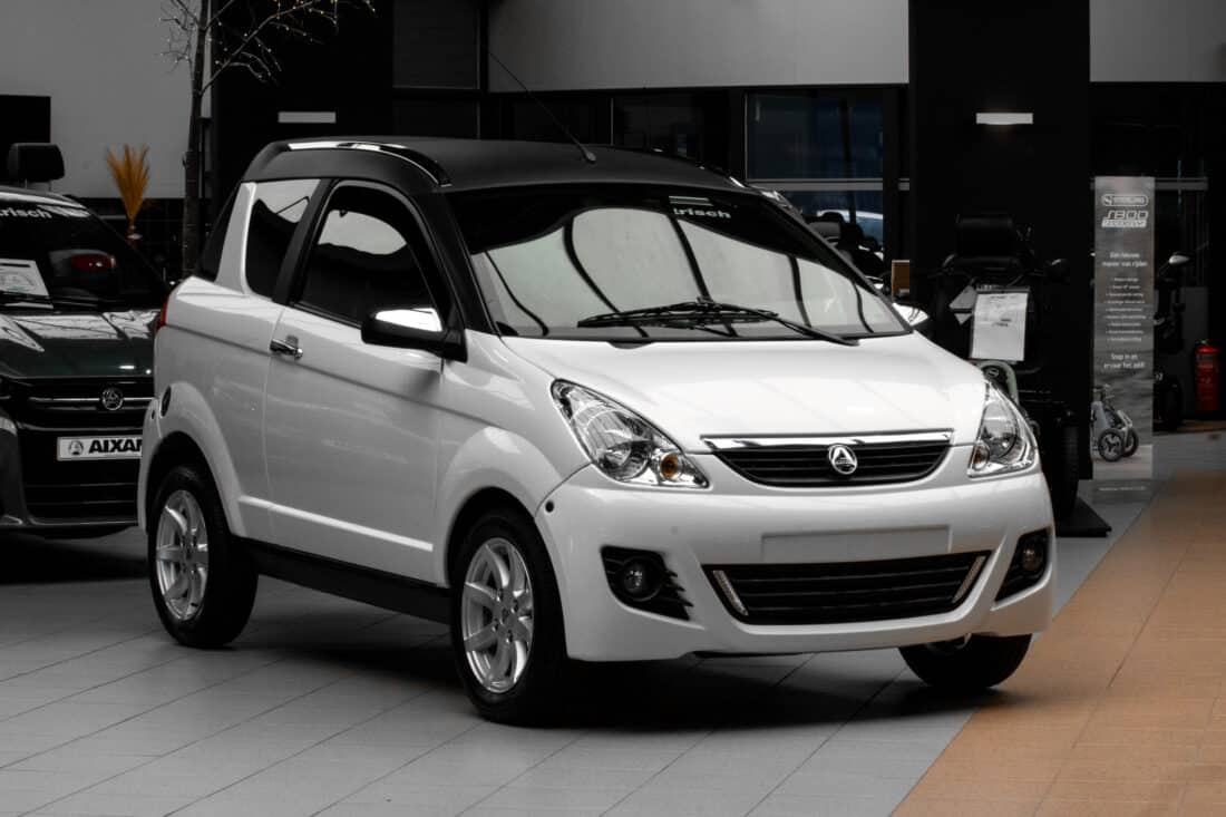 Aixam Crossline Premium 2011 Brommobiel Occasion Parelmoerwit Metallic