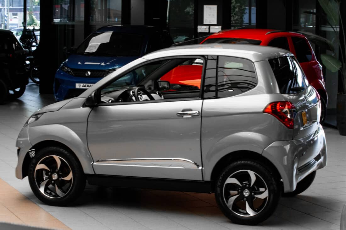 Aixam City Premium Vision 2 2017 Brommobiel Occasion Zilvergrijs Metallic