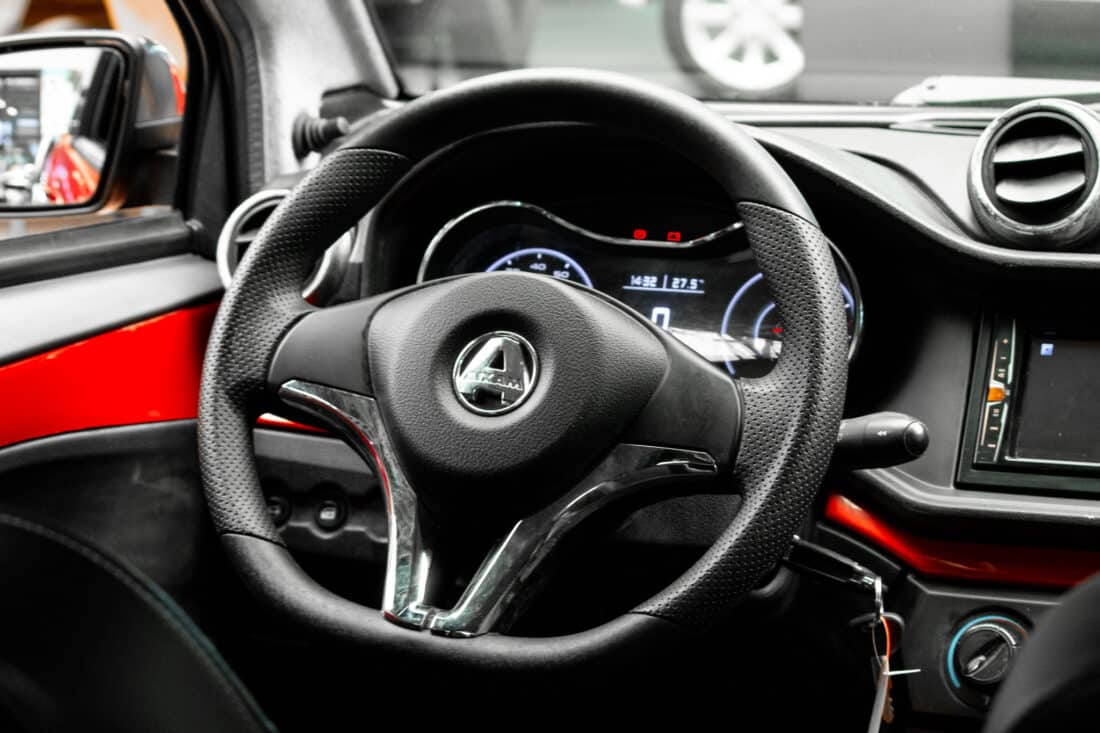 Aixam Crossover Premium Emotion 2021 Brommobiel Occasion Parelmoerrood Metallic