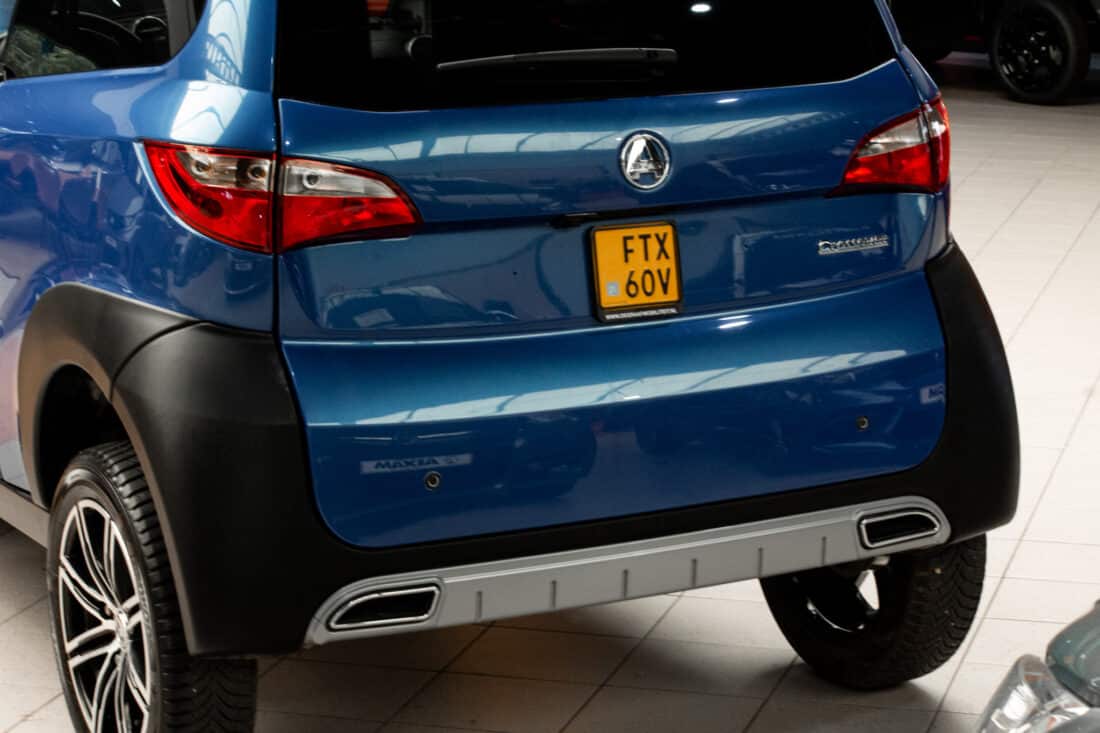Aixam Crossover Premium Sensation 2019 Brommobiel Occasion Saffierblauw Metallic